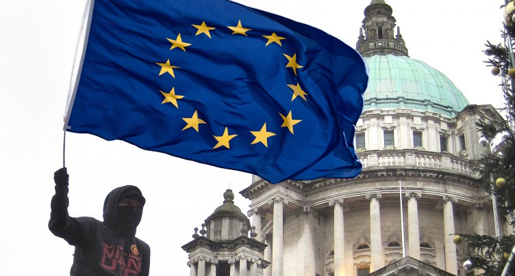 union-flag-protest-in-belfast-752x501