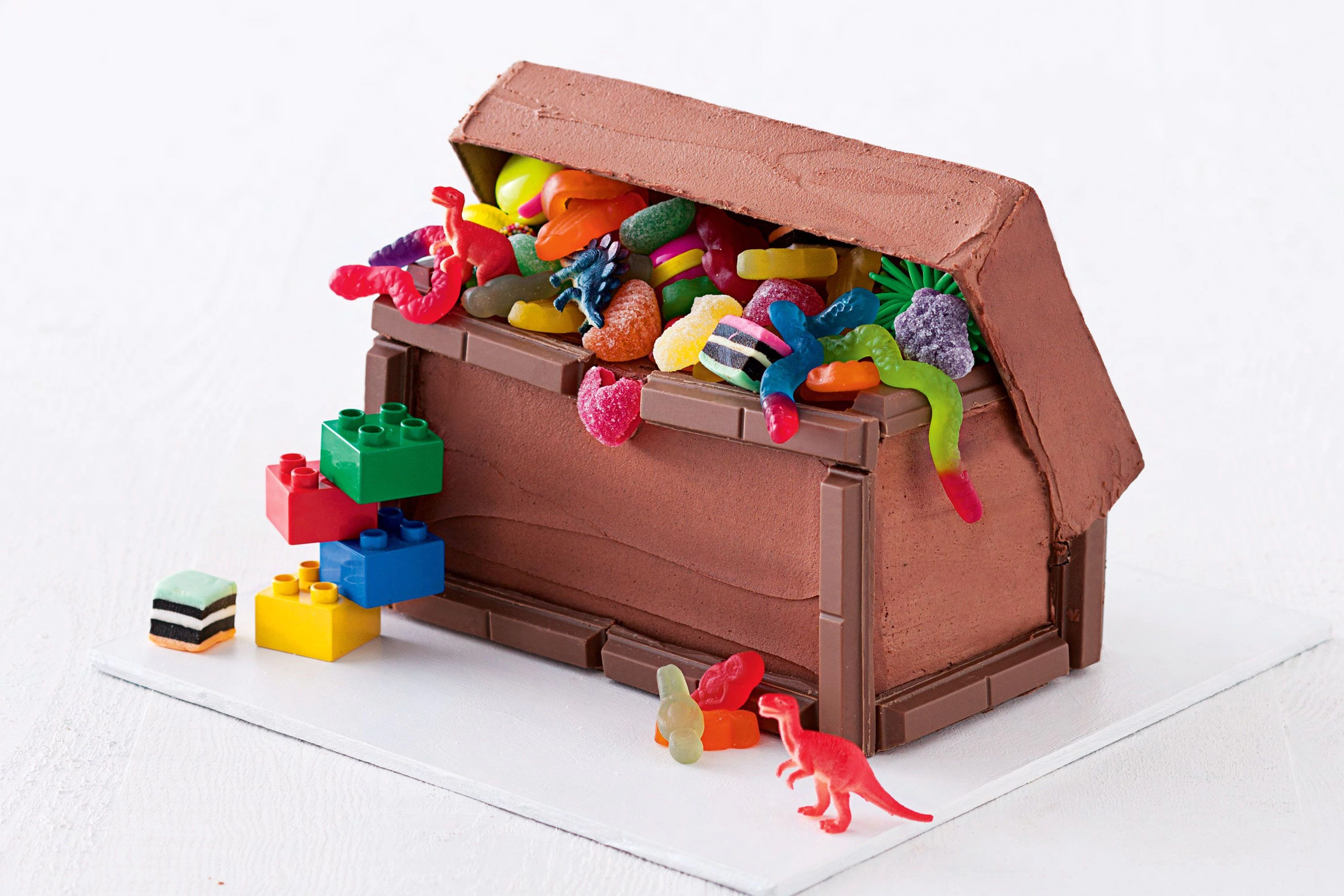 choc-a-block-toy-box-cake-91851-1